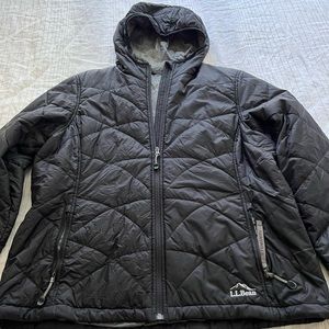 LL Bean Primaloft Stowaway Jacket with hood - black